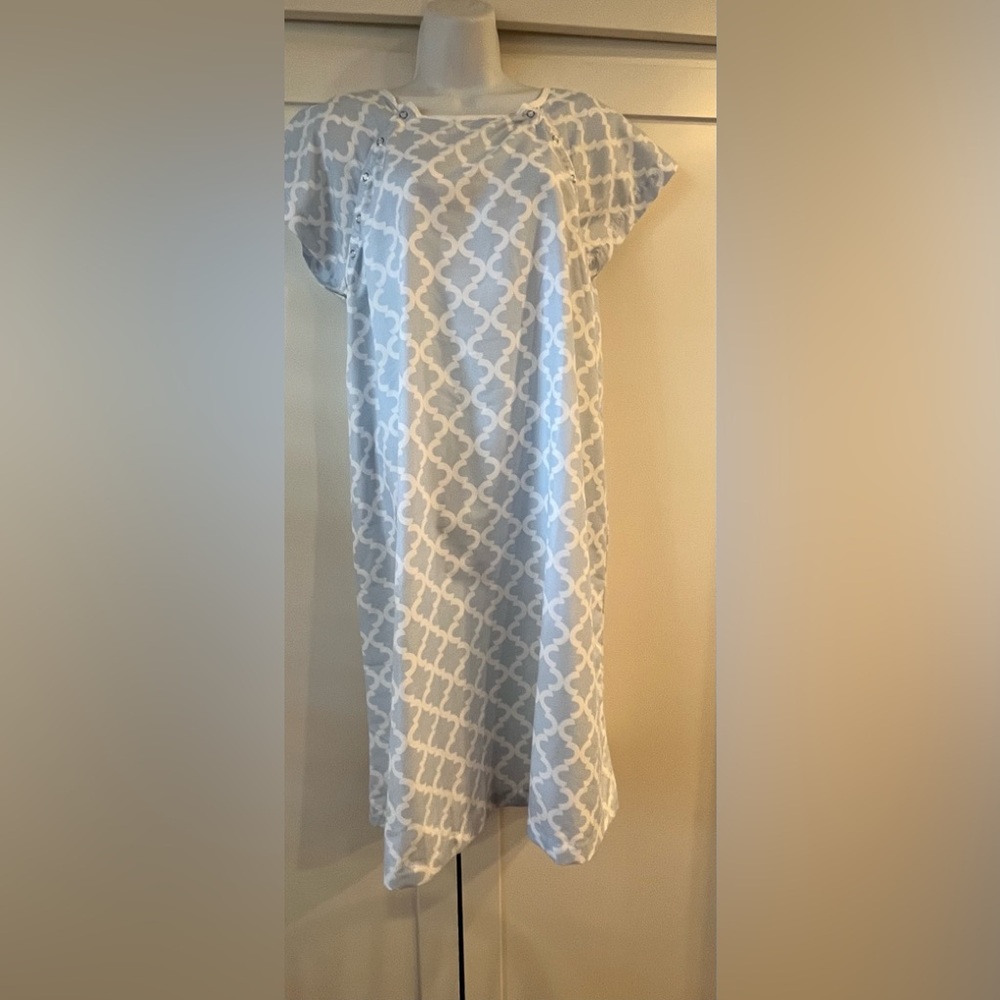 NY Threads hospital nursing home gown.